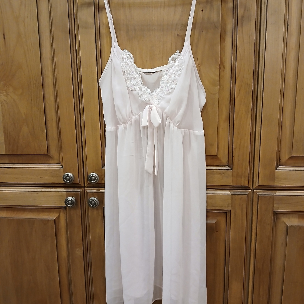 APT 9 Nightgown